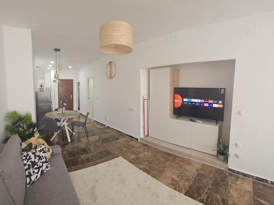 Tao City Center Apartment With Fee Wifi And Air Con By Namaste Elite Torremolinos Exterior photo